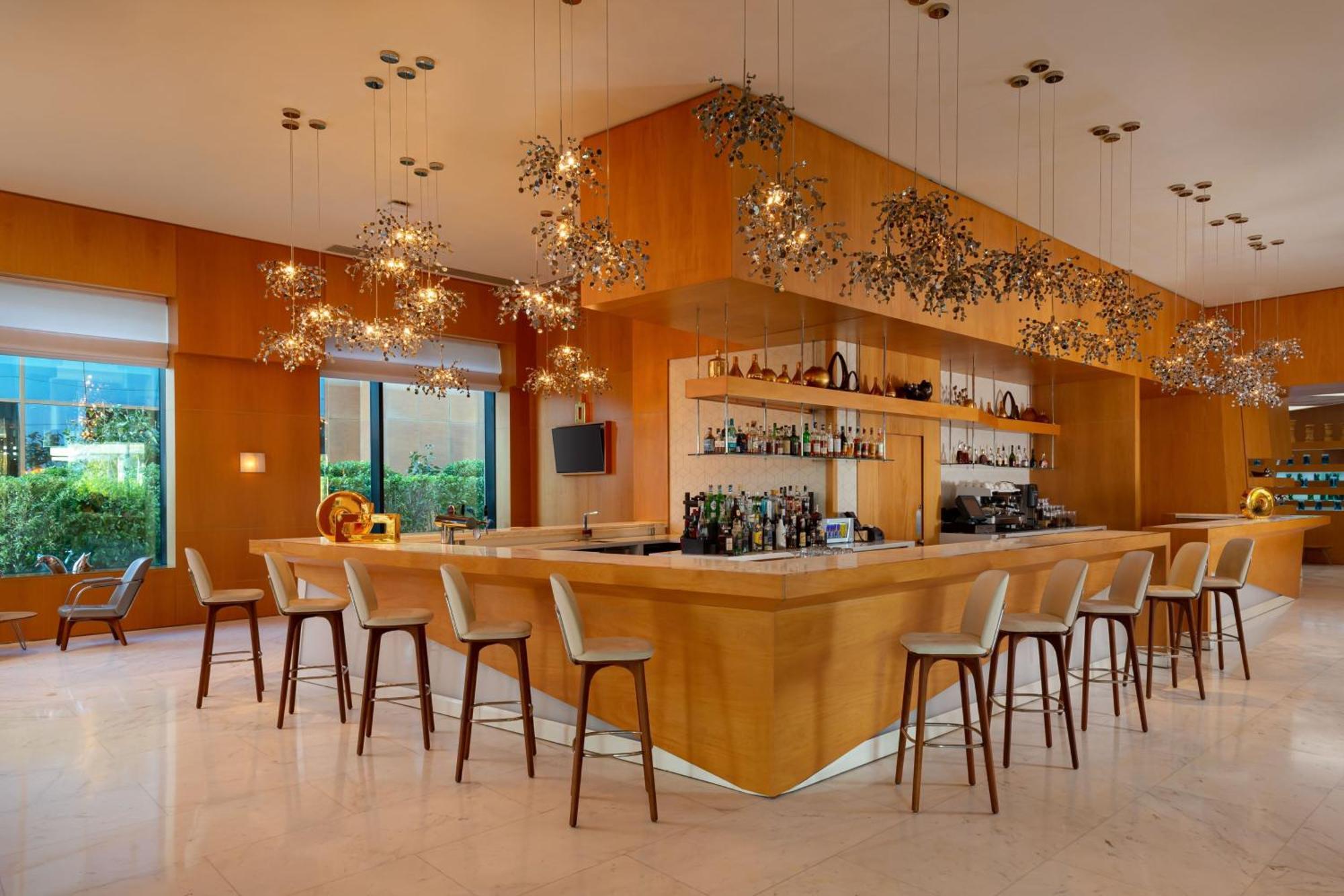 Baku Marriott Hotel Boulevard Eksteriør bilde The bar at the hotel