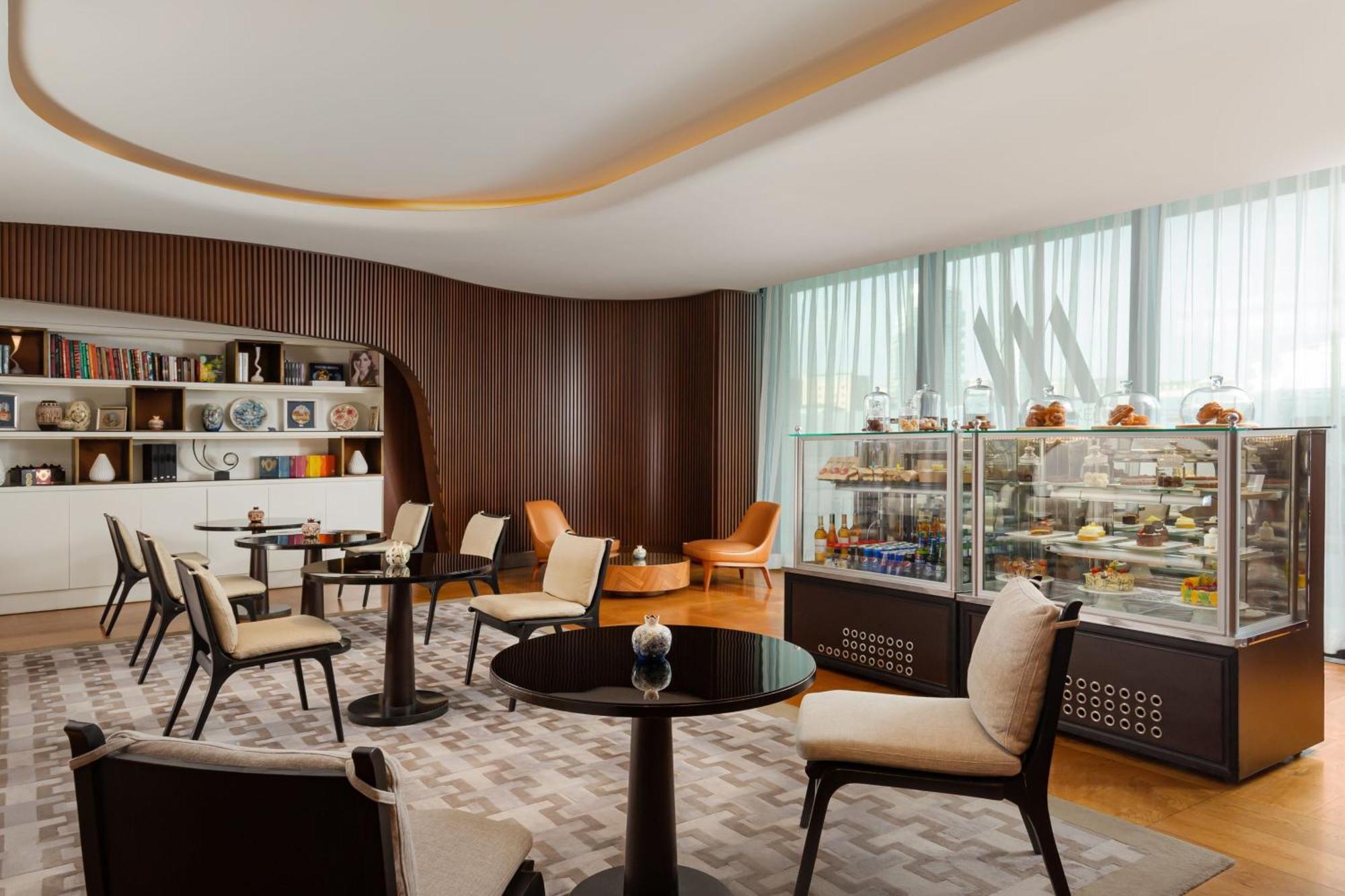Baku Marriott Hotel Boulevard Eksteriør bilde The W Lounge at Kuala Lumpur International Airport
