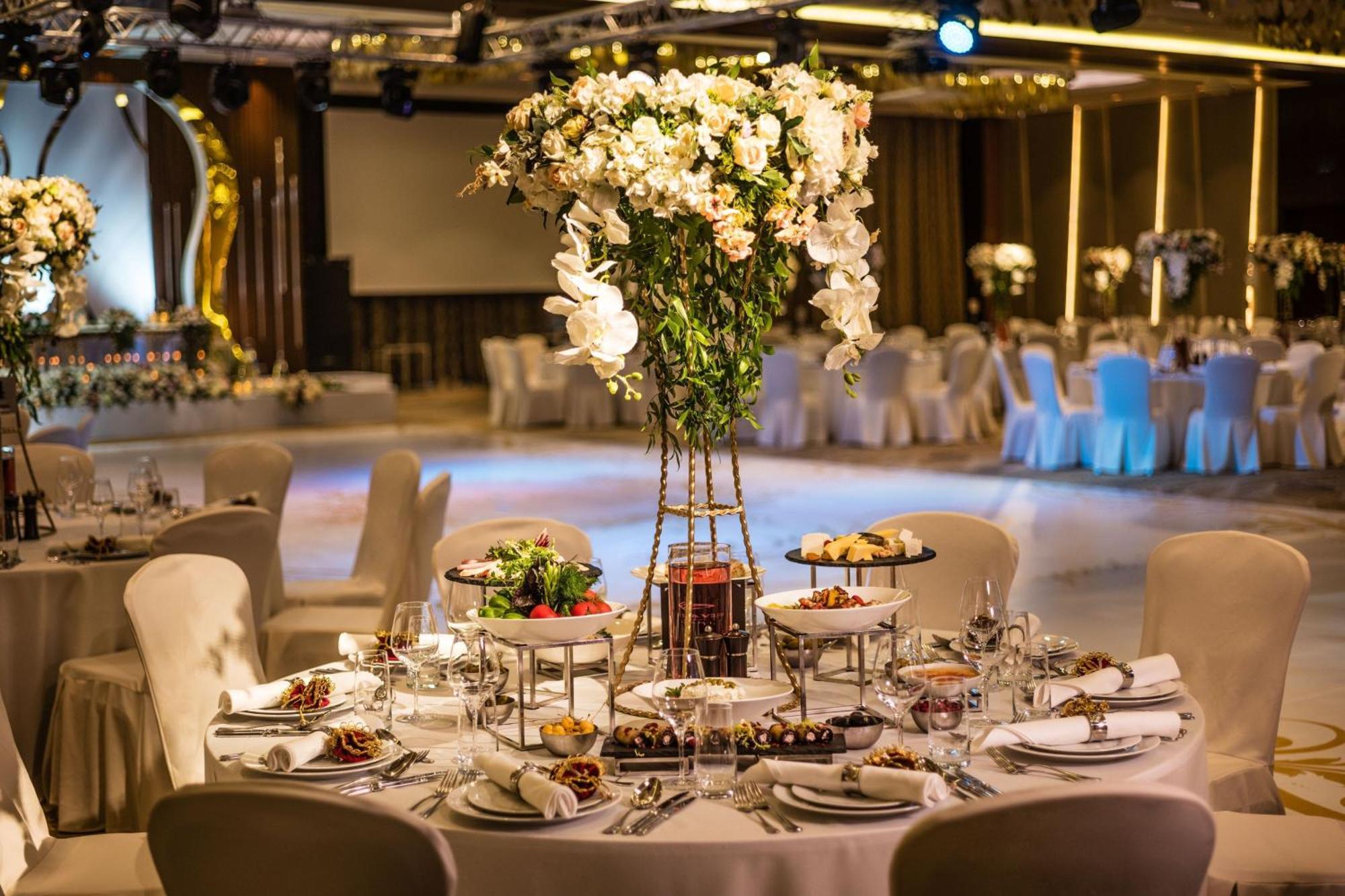 Baku Marriott Hotel Boulevard Eksteriør bilde The 2015 British Academy Television Awards at the Royal Television Society Television Centre